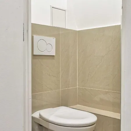 Cosy Apartment- 6p- Folies Bergeres * Париж